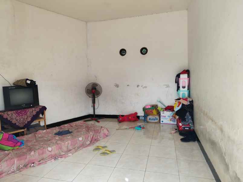 dijual rumah baratan