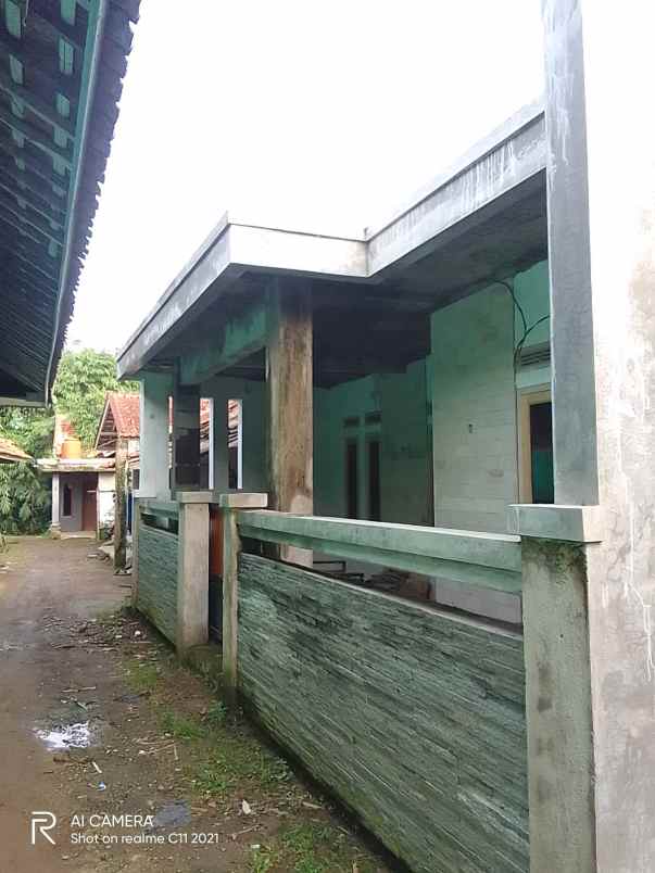 dijual rumah baru bangun kondisi 20 lagi beres