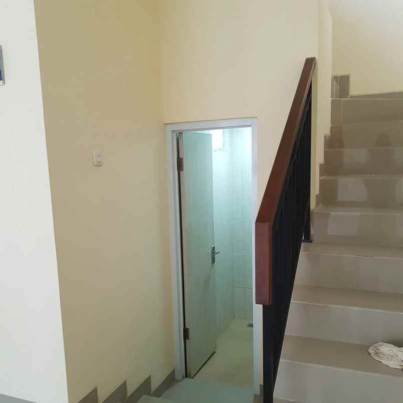 dijual rumah baru renovasi deket bintaro