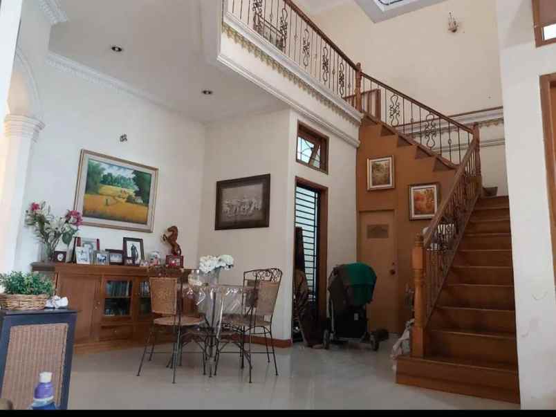 dijual rumah batununggal indah