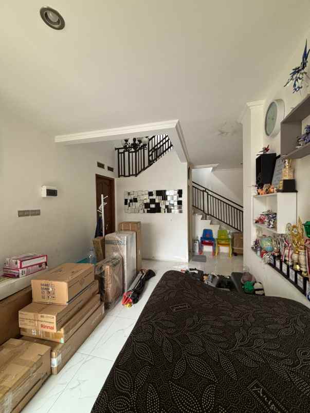 dijual rumah bintaro sektor 2