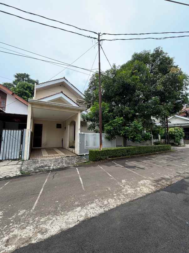 dijual rumah bintaro sektor 2