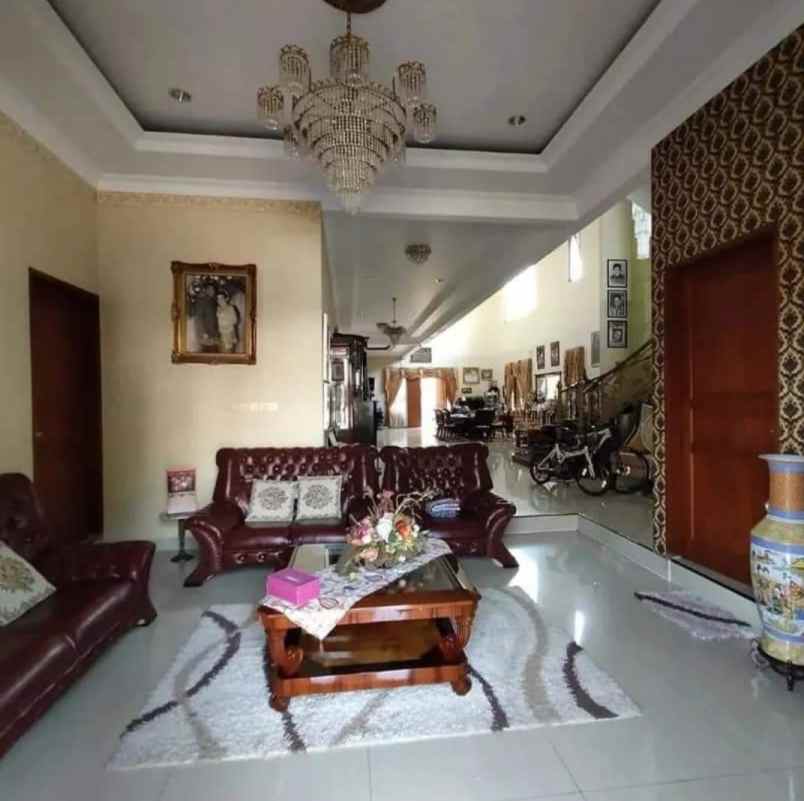 dijual rumah bsb