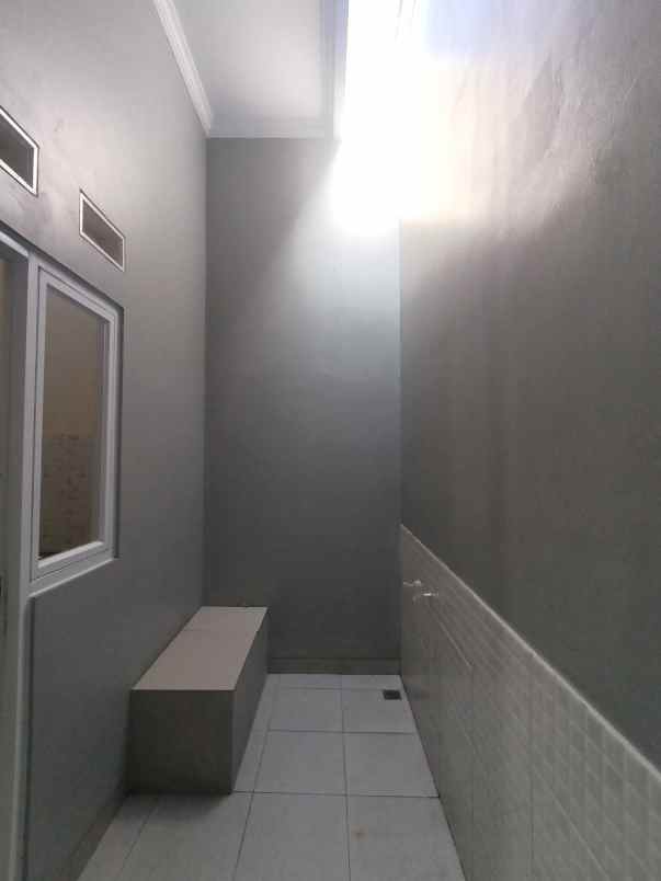 dijual rumah bumi anggrek bekasi