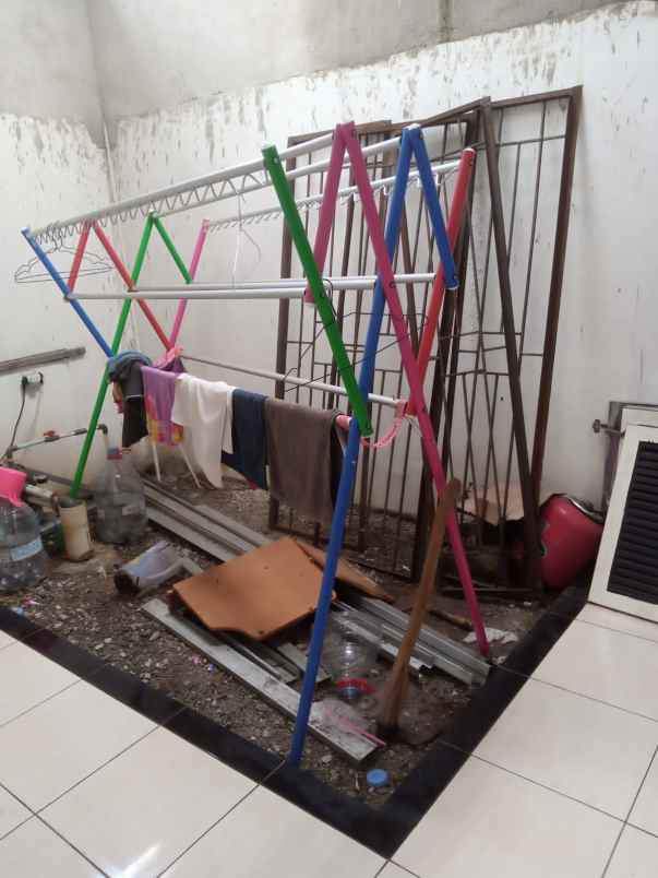 dijual rumah casa raksa residence