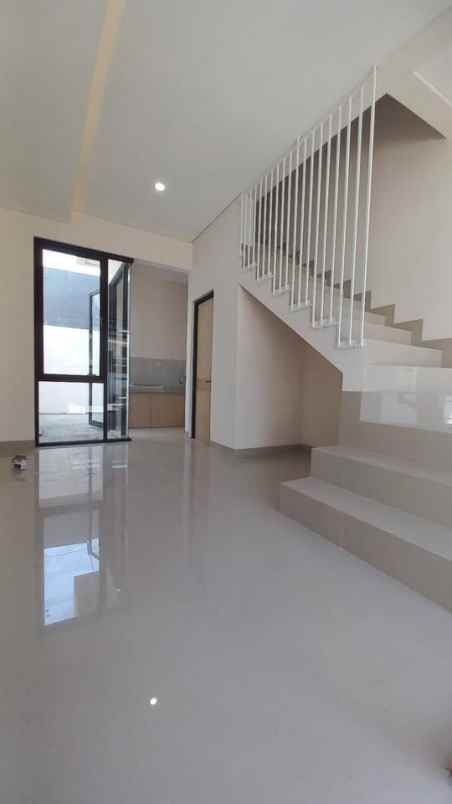 dijual rumah cemorokandang