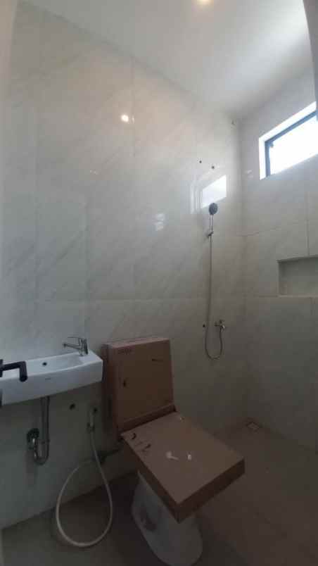 dijual rumah cemorokandang