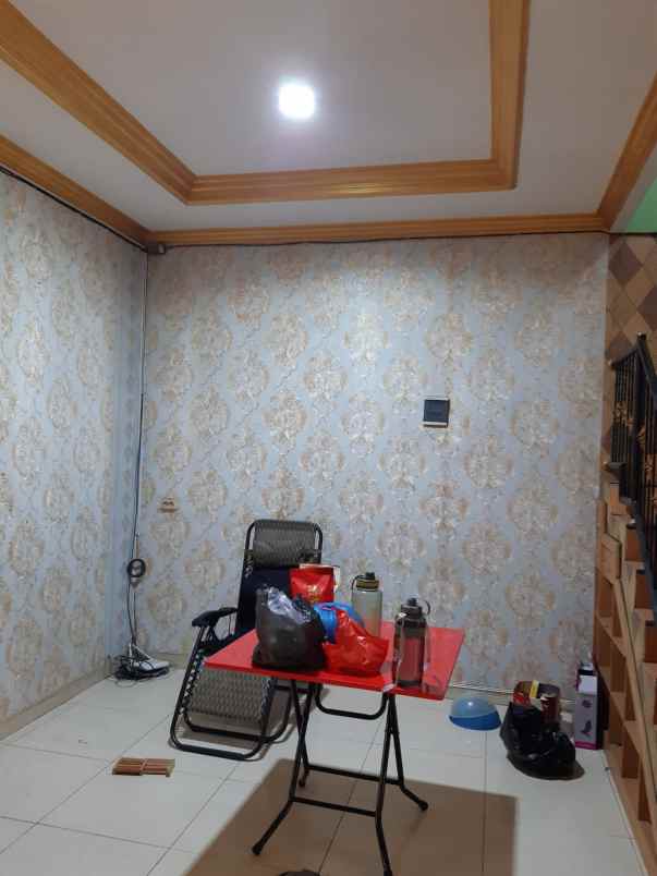 dijual rumah cempaka baru