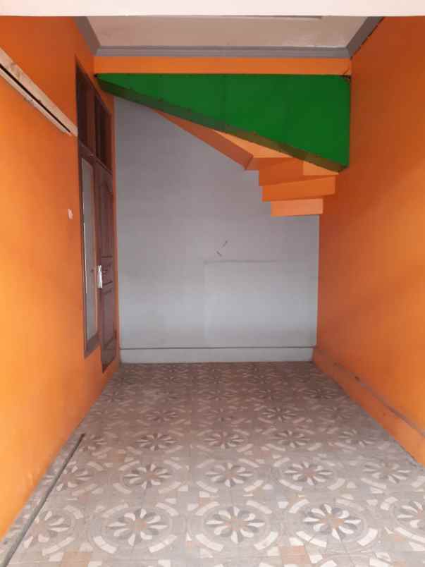 dijual rumah cempaka baru