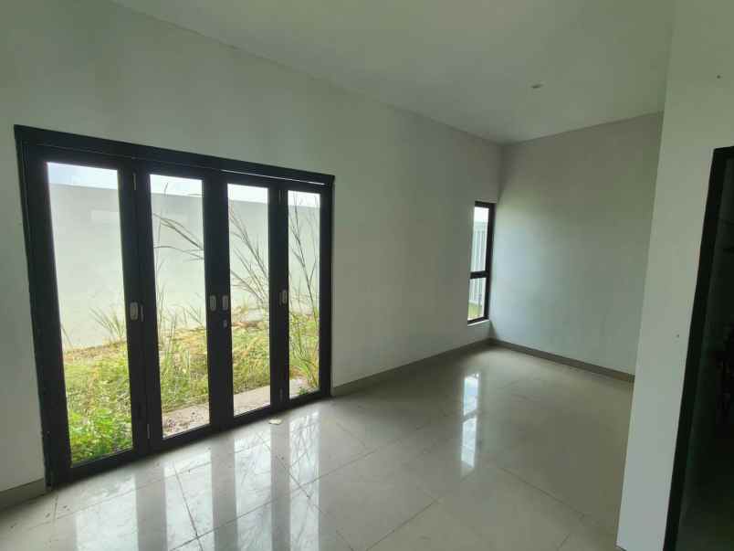 dijual rumah central hills cluster