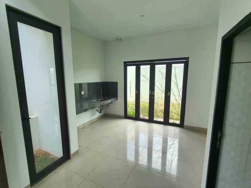 dijual rumah central hills cluster