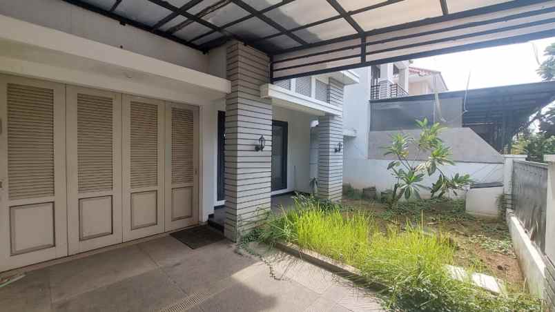 dijual rumah central park a yani