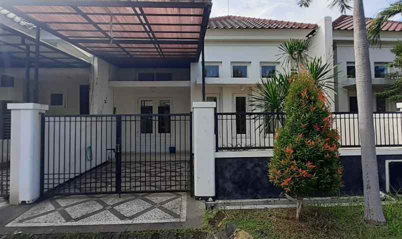 dijual rumah central park gunung anyar