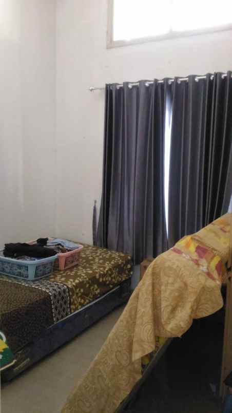 dijual rumah central park gunung anyar