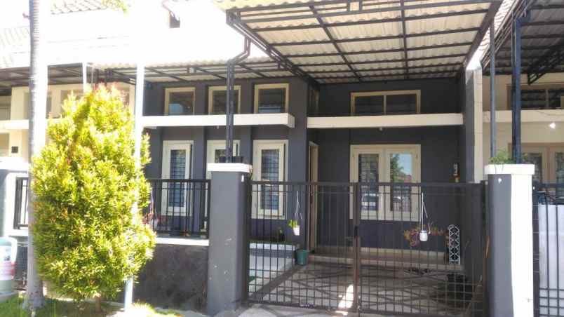 dijual rumah central park gunung anyar