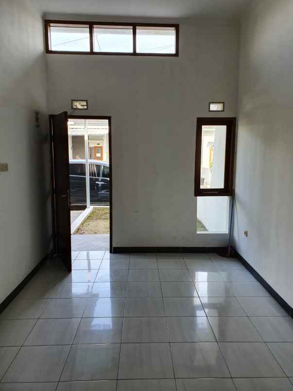 dijual rumah ciganitri