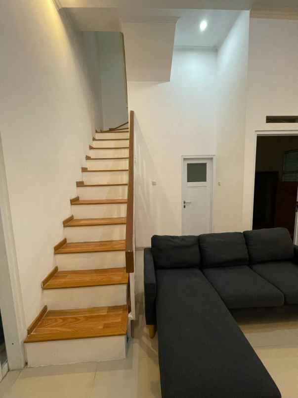 dijual rumah ciganitri