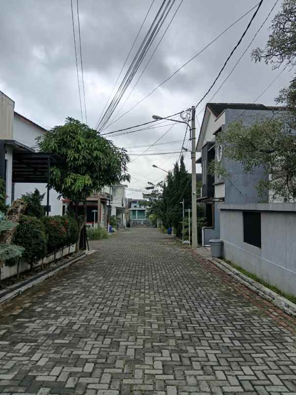 dijual rumah cihanjuang
