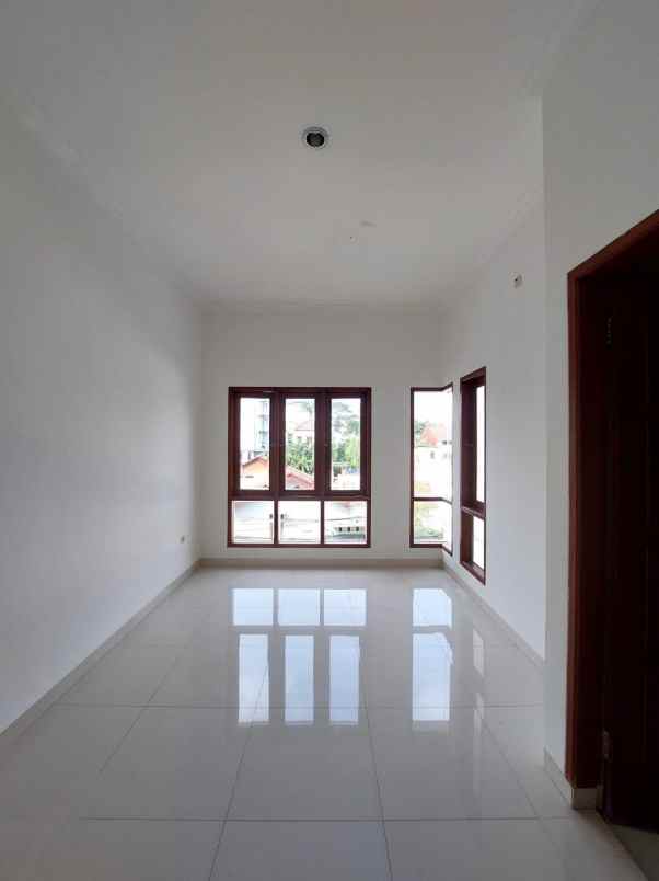 dijual rumah cilandak timur