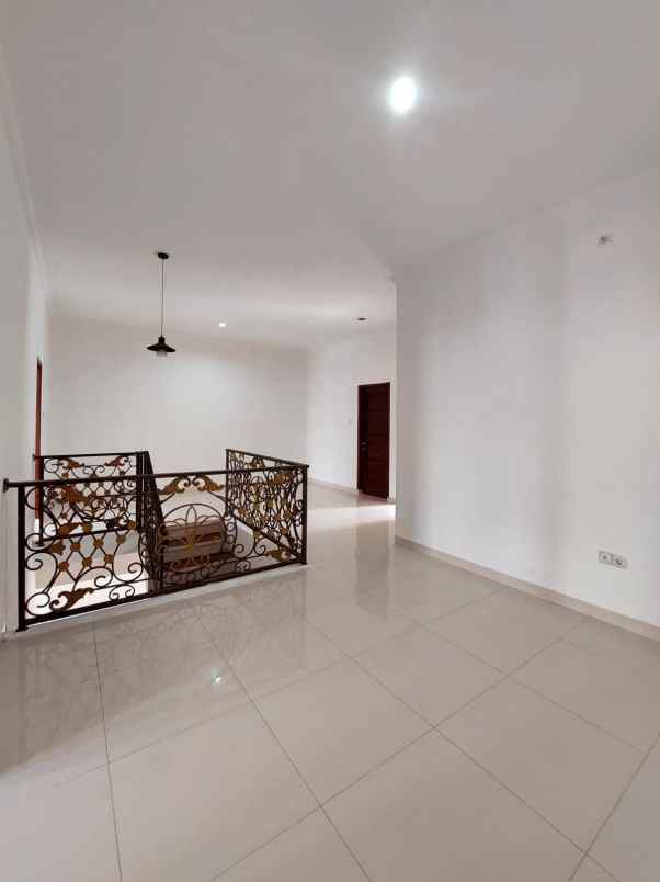 dijual rumah cilandak timur