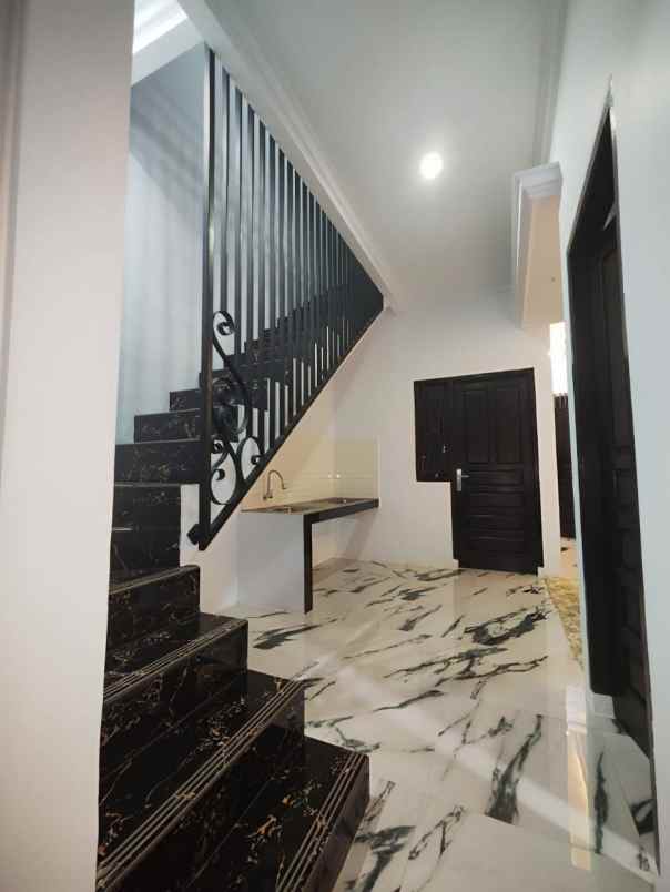 dijual rumah cimanggis depok