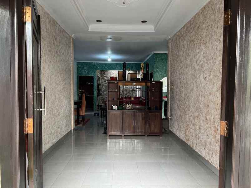 dijual rumah cinere