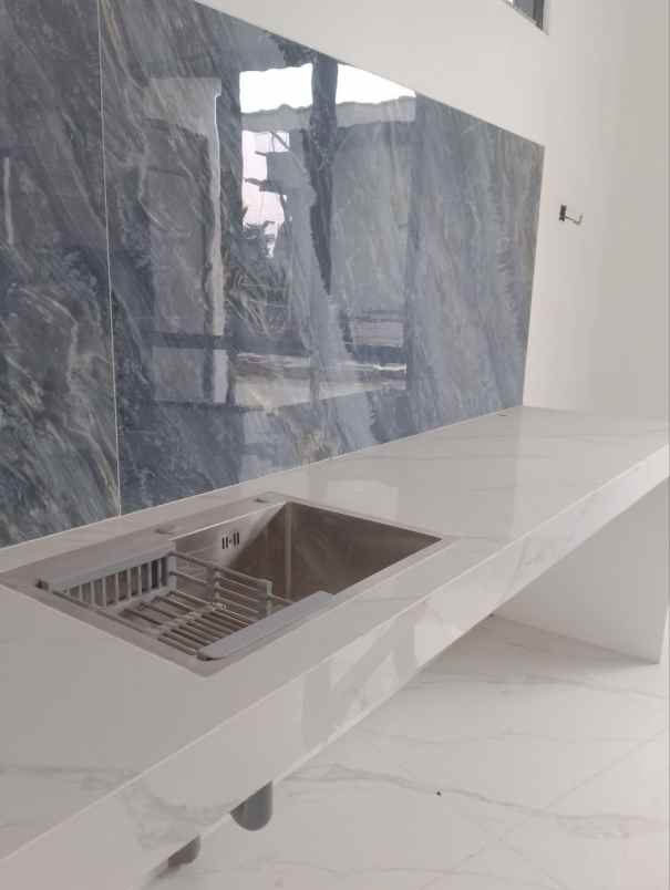 dijual rumah ciracas