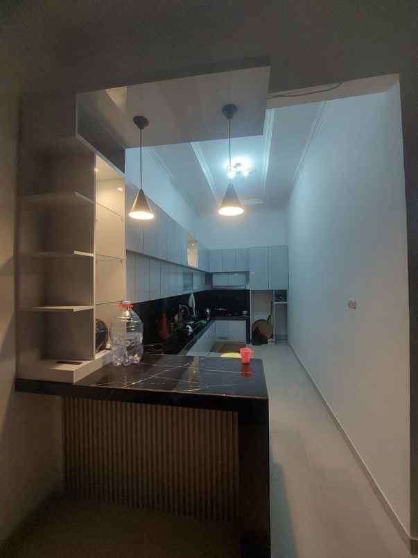 dijual rumah cisaroni bandung