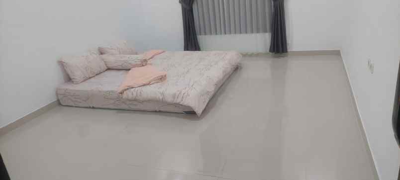 dijual rumah cisaroni bandung