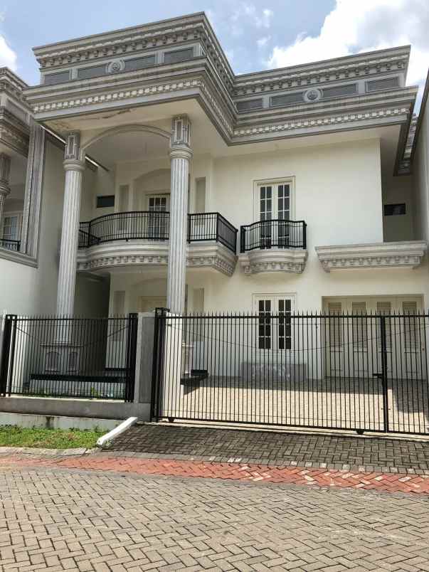 dijual rumah citraland surabaya