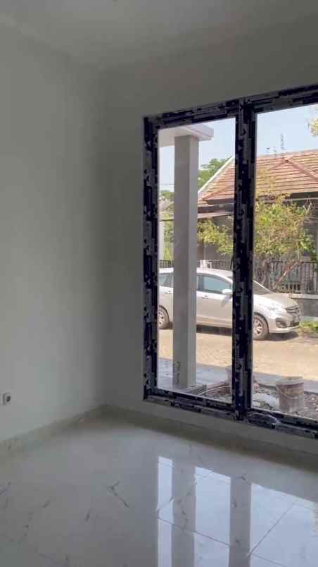 dijual rumah citraland surabaya