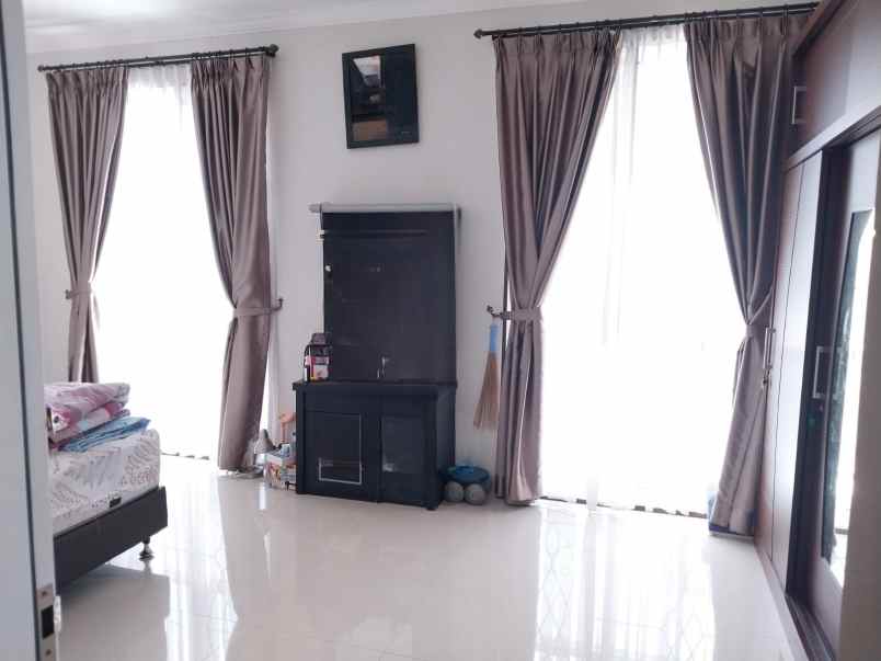 dijual rumah cluster oleaster gading