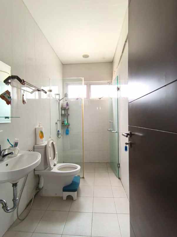 dijual rumah cluster palm spring jgc