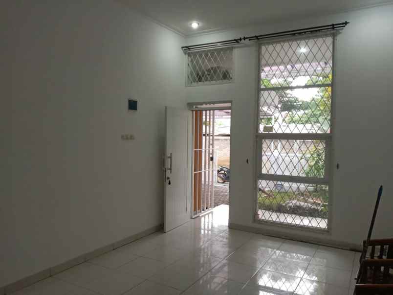 dijual rumah cluster puri cisaranten