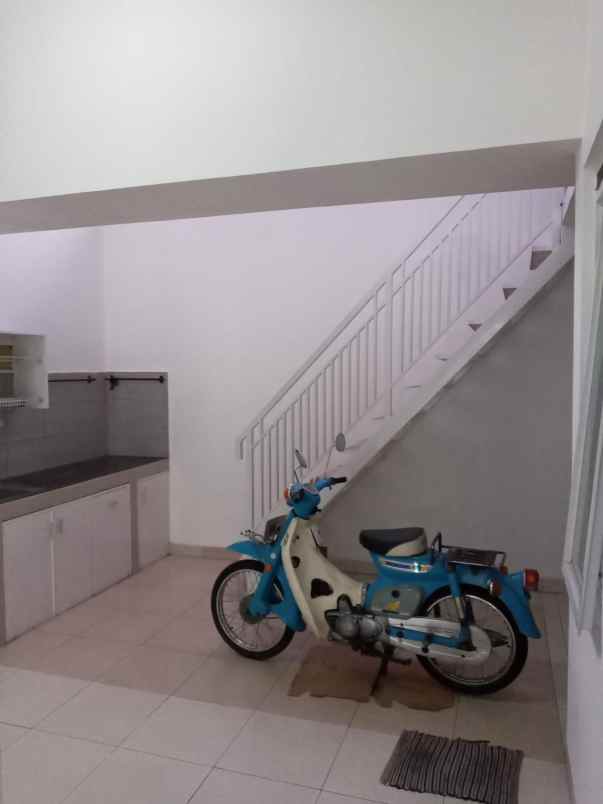 dijual rumah cluster puri cisaranten