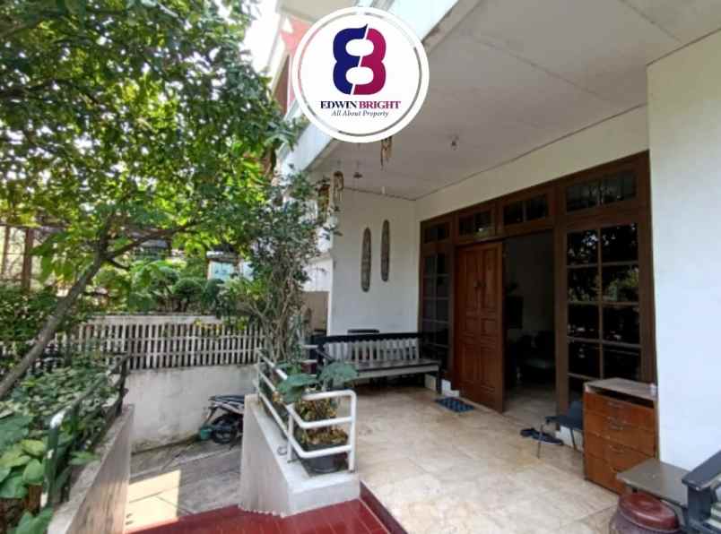 dijual rumah dalam komplek cinere depok harga menarik