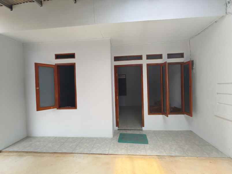 dijual rumah dan siap huni