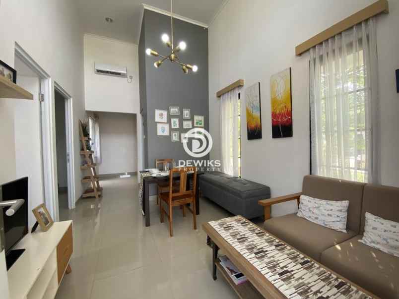 dijual rumah darmawangsa cluster