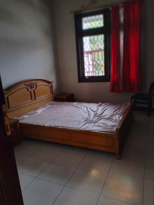 dijual rumah darmo indah barat