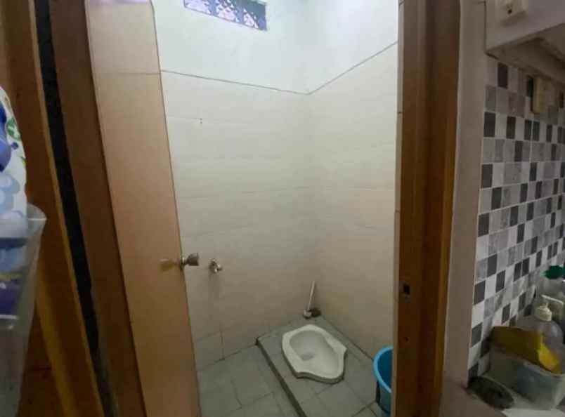 dijual rumah dekat jalan gedongkuning