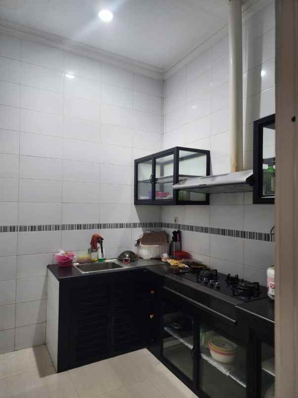 dijual rumah dharmahusada
