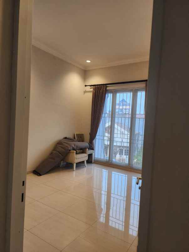 dijual rumah dharmahusada