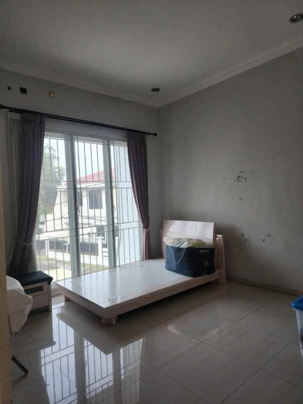 dijual rumah dharmahusada