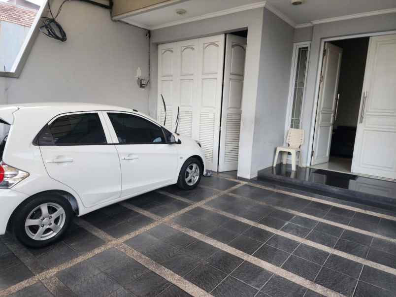 dijual rumah dharmahusada