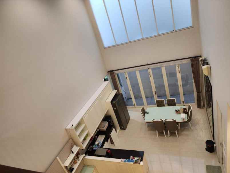 dijual rumah dharmahusada