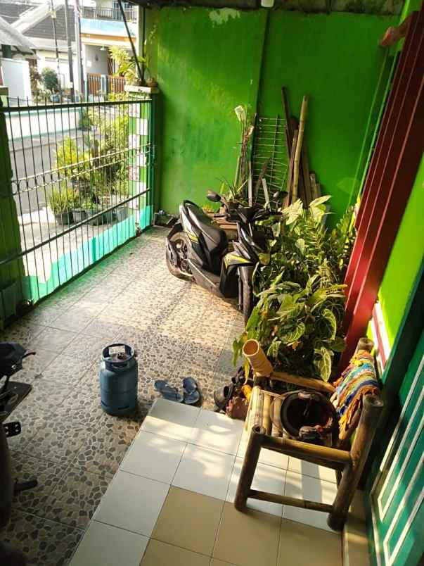 dijual rumah di jalan danau paniai