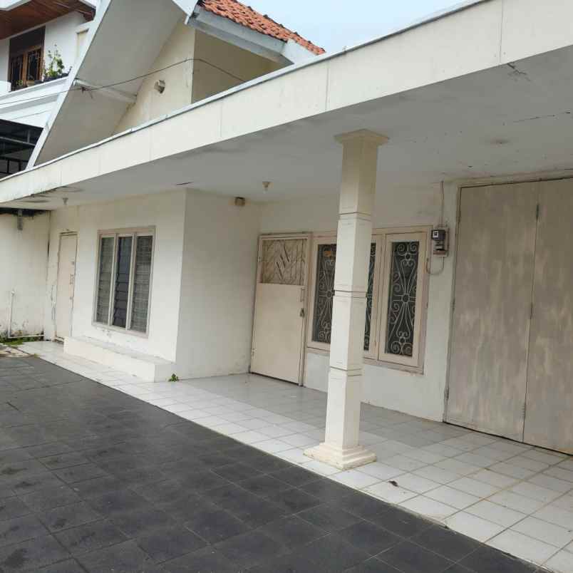 dijual rumah di jl seroja semteng semarang