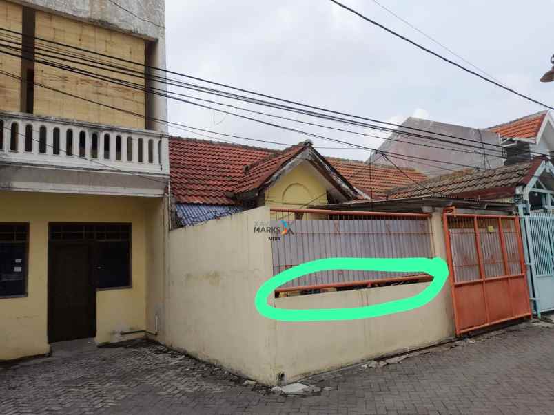 dijual rumah di karang asem indah tambaksari