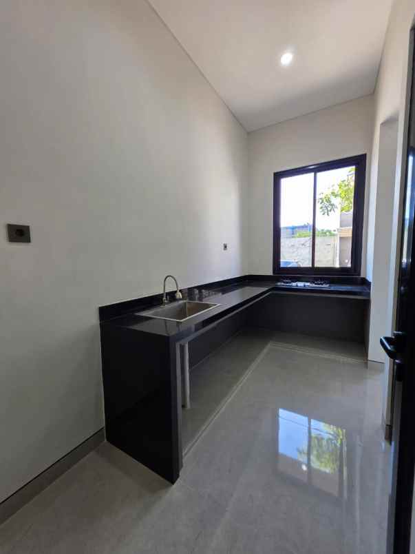 dijual rumah dian istana