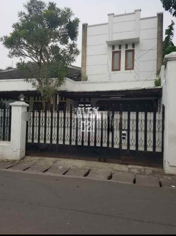 dijual rumah dicipete utara jakarta selatan